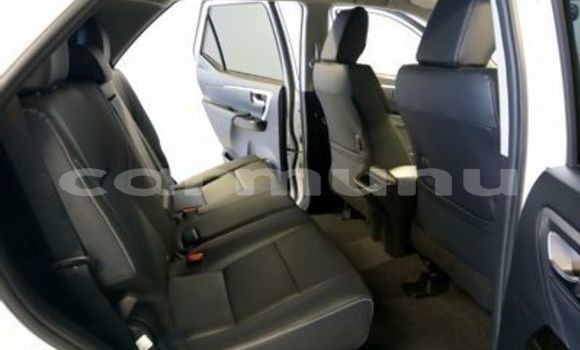 Acheter Occasion Voiture Toyota Fortuner Blanc à Import - Dubai, Région de la Bouenza Acheter Occasion Voiture Toyota Fortuner Blanc à Import - Dubai, Région de la Bouenza
