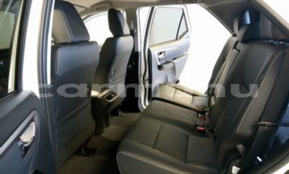 Acheter Occasion Voiture Toyota Fortuner Blanc à Import - Dubai, Région de la Bouenza Acheter Occasion Voiture Toyota Fortuner Blanc à Import - Dubai, Région de la Bouenza
