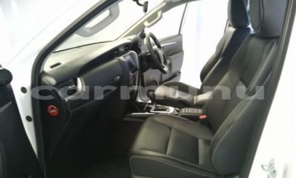 Acheter Occasion Voiture Toyota Fortuner Blanc à Import - Dubai, Région de la Bouenza Acheter Occasion Voiture Toyota Fortuner Blanc à Import - Dubai, Région de la Bouenza