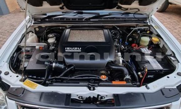 Acheter Occasion Voiture Isuzu KB Blanc à Import - Dubai, Région de la Bouenza Acheter Occasion Voiture Isuzu KB Blanc à Import - Dubai, Région de la Bouenza