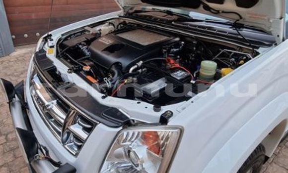 Acheter Occasion Voiture Isuzu KB Blanc à Import - Dubai, Région de la Bouenza Acheter Occasion Voiture Isuzu KB Blanc à Import - Dubai, Région de la Bouenza