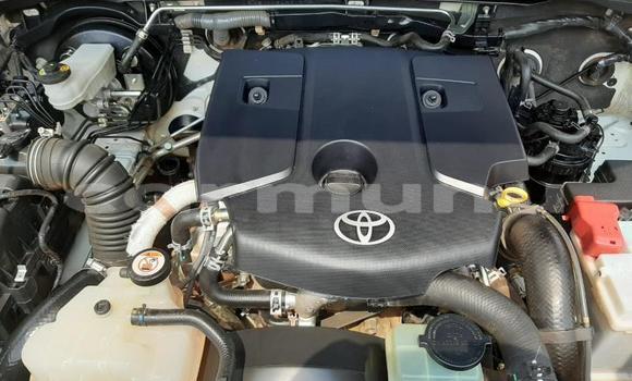 Acheter Occasion Voiture Toyota Hilux Blanc à Import - Dubai, Région de la Bouenza Acheter Occasion Voiture Toyota Hilux Blanc à Import - Dubai, Région de la Bouenza