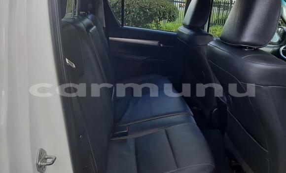 Acheter Occasion Voiture Toyota Hilux Blanc à Import - Dubai, Région de la Bouenza Acheter Occasion Voiture Toyota Hilux Blanc à Import - Dubai, Région de la Bouenza