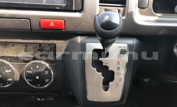 Buy Used Toyota Hiace White Car in Import - Dubai in Region of Bouenza Buy Used Toyota Hiace White Car in Import - Dubai in Region of Bouenza