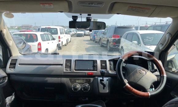 Buy Used Toyota Hiace White Car in Import - Dubai in Region of Bouenza Buy Used Toyota Hiace White Car in Import - Dubai in Region of Bouenza