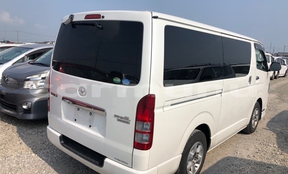 Buy Used Toyota Hiace White Car in Import - Dubai in Region of Bouenza Buy Used Toyota Hiace White Car in Import - Dubai in Region of Bouenza