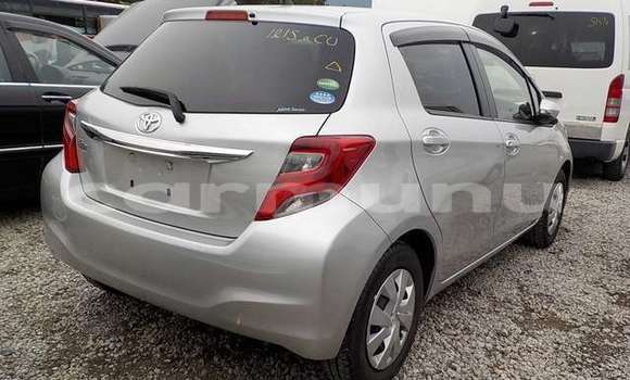 Acheter Occasion Voiture Toyota Vitz Gris à Import - Dubai, Région de la Bouenza Acheter Occasion Voiture Toyota Vitz Gris à Import - Dubai, Région de la Bouenza