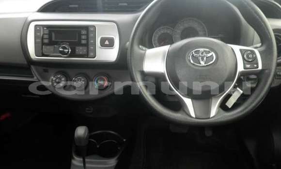 Buy Used Toyota Vitz Silver Car in Import - Dubai in Region of Bouenza Buy Used Toyota Vitz Silver Car in Import - Dubai in Region of Bouenza