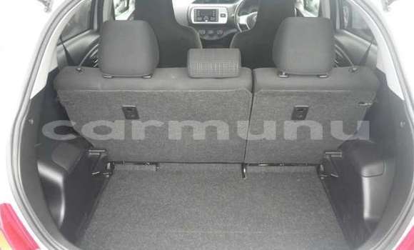 Buy Used Toyota Vitz Silver Car in Import - Dubai in Region of Bouenza Buy Used Toyota Vitz Silver Car in Import - Dubai in Region of Bouenza