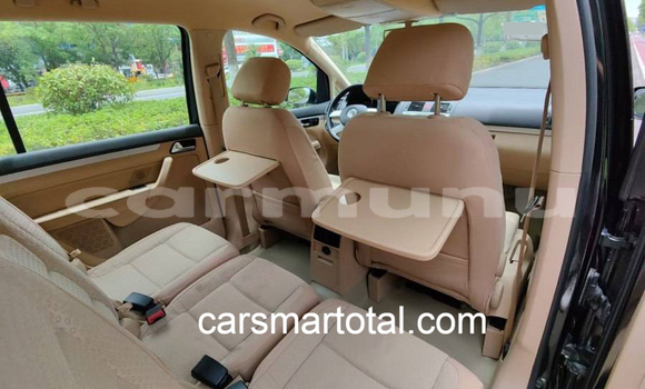 Buy Used Volkswagen Touran Silver Car in Sibiti in Lékoumou Buy Used Volkswagen Touran Silver Car in Sibiti in Lékoumou