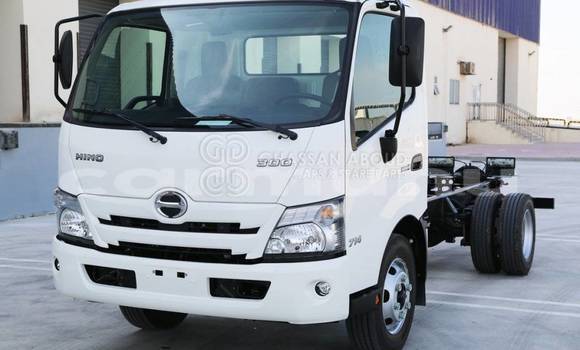 Buy New Hino 714 White Truck in Import - Dubai in Region of Bouenza Buy New Hino 714 White Truck in Import - Dubai in Region of Bouenza