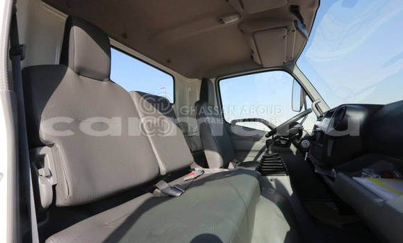 Buy New Hino 916 White Truck in Import - Dubai in Region of Bouenza Buy New Hino 916 White Truck in Import - Dubai in Region of Bouenza