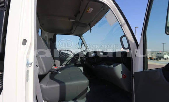 Buy New Hino 916 White Truck in Import - Dubai in Region of Bouenza Buy New Hino 916 White Truck in Import - Dubai in Region of Bouenza