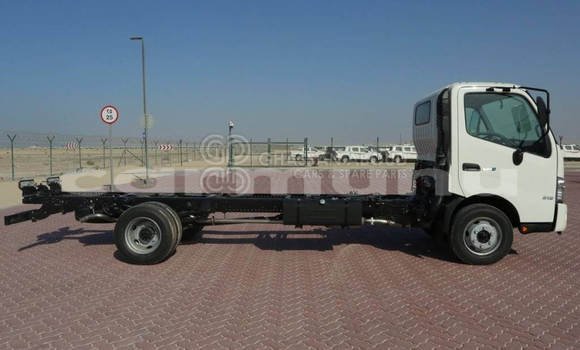 Buy New Hino 916 White Truck in Import - Dubai in Region of Bouenza Buy New Hino 916 White Truck in Import - Dubai in Region of Bouenza