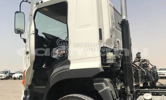 Buy New Hino SV White Truck in Import - Dubai in Region of Bouenza Buy New Hino SV White Truck in Import - Dubai in Region of Bouenza
