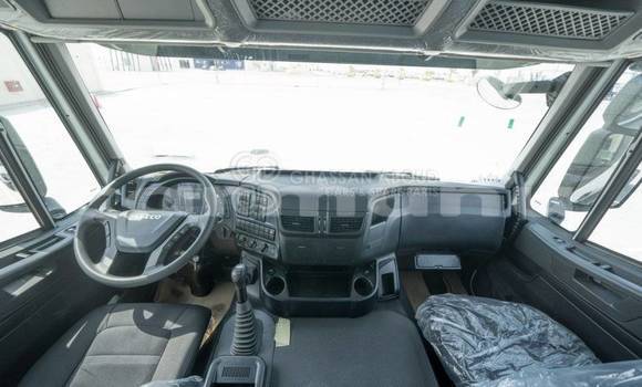 Buy New Iveco Trakker White Truck in Import - Dubai in Region of Bouenza Buy New Iveco Trakker White Truck in Import - Dubai in Region of Bouenza