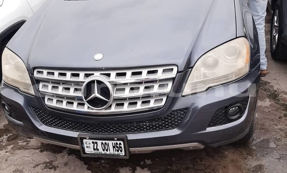 Buy Used Mercedes-Benz ML–Class Blue Car in Brazzaville in Municipality of Brazzaville Buy Used Mercedes-Benz ML–Class Blue Car in Brazzaville in Municipality of Brazzaville