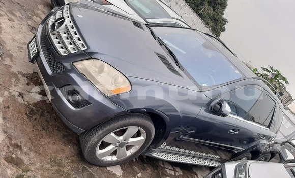 Buy Used Mercedes-Benz ML–Class Blue Car in Brazzaville in Municipality of Brazzaville Buy Used Mercedes-Benz ML–Class Blue Car in Brazzaville in Municipality of Brazzaville