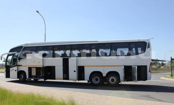 Acheter Occasion Utilitaire Mercedes‒Benz Truck Blanc à Import - Dubai, Région de la Bouenza Acheter Occasion Utilitaire Mercedes‒Benz Truck Blanc à Import - Dubai, Région de la Bouenza