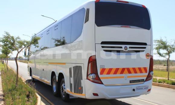 Acheter Occasion Utilitaire Mercedes‒Benz Truck Blanc à Import - Dubai, Région de la Bouenza Acheter Occasion Utilitaire Mercedes‒Benz Truck Blanc à Import - Dubai, Région de la Bouenza