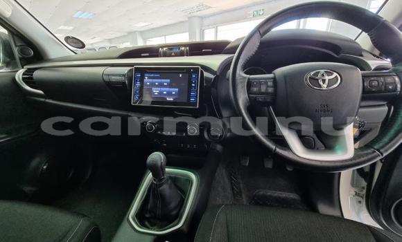 Acheter Occasion Voiture Toyota Hilux Blanc à Import - Dubai, Région de la Bouenza Acheter Occasion Voiture Toyota Hilux Blanc à Import - Dubai, Région de la Bouenza