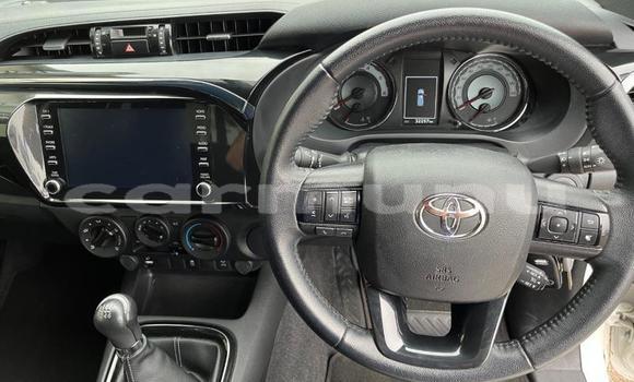 Acheter Occasion Voiture Toyota Hilux Blanc à Import - Dubai, Région de la Bouenza Acheter Occasion Voiture Toyota Hilux Blanc à Import - Dubai, Région de la Bouenza