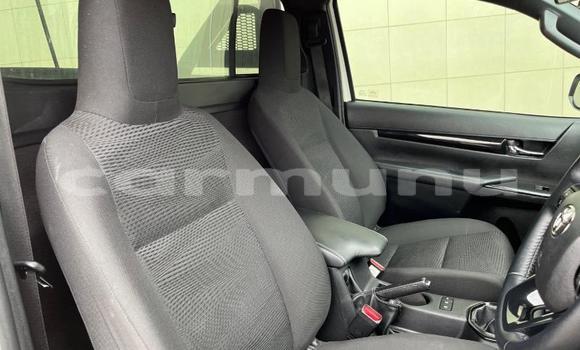 Acheter Occasion Voiture Toyota Hilux Blanc à Import - Dubai, Région de la Bouenza Acheter Occasion Voiture Toyota Hilux Blanc à Import - Dubai, Région de la Bouenza