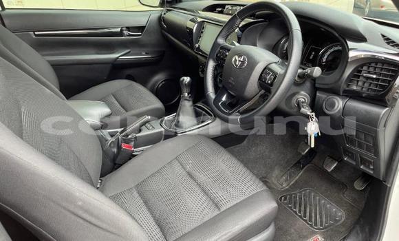 Acheter Occasion Voiture Toyota Hilux Blanc à Import - Dubai, Région de la Bouenza Acheter Occasion Voiture Toyota Hilux Blanc à Import - Dubai, Région de la Bouenza
