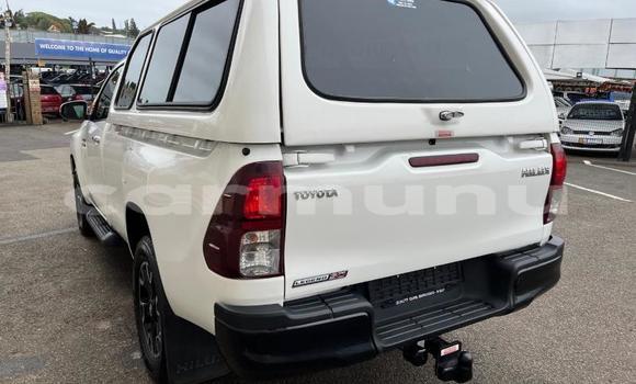 Acheter Occasion Voiture Toyota Hilux Blanc à Import - Dubai, Région de la Bouenza Acheter Occasion Voiture Toyota Hilux Blanc à Import - Dubai, Région de la Bouenza