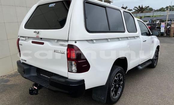 Acheter Occasion Voiture Toyota Hilux Blanc à Import - Dubai, Région de la Bouenza Acheter Occasion Voiture Toyota Hilux Blanc à Import - Dubai, Région de la Bouenza