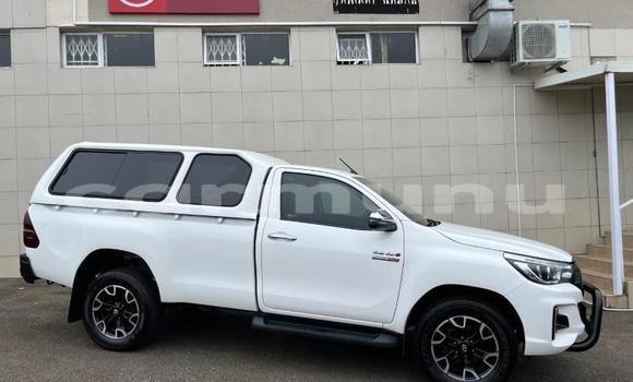 Acheter Occasion Voiture Toyota Hilux Blanc à Import - Dubai, Région de la Bouenza Acheter Occasion Voiture Toyota Hilux Blanc à Import - Dubai, Région de la Bouenza