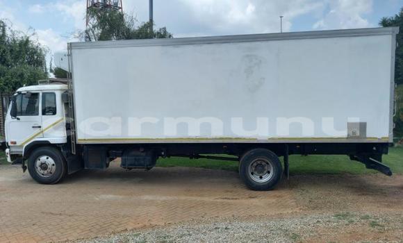 Acheter Occasion Utilitaire Nissan UD Autre à Import - Dubai, Région de la Bouenza Acheter Occasion Utilitaire Nissan UD Autre à Import - Dubai, Région de la Bouenza