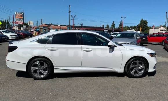 Buy Import Honda Accord White Car in Brazzaville in Municipality of Brazzaville Buy Import Honda Accord White Car in Brazzaville in Municipality of Brazzaville