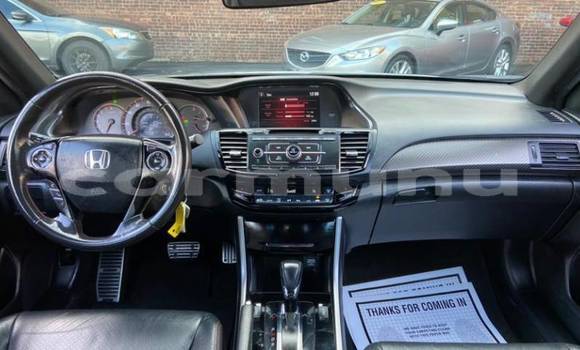 Buy Import Honda Accord White Car in Madingou in Region of Bouenza Buy Import Honda Accord White Car in Madingou in Region of Bouenza