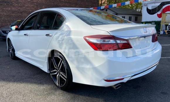 Buy Import Honda Accord White Car in Madingou in Region of Bouenza Buy Import Honda Accord White Car in Madingou in Region of Bouenza