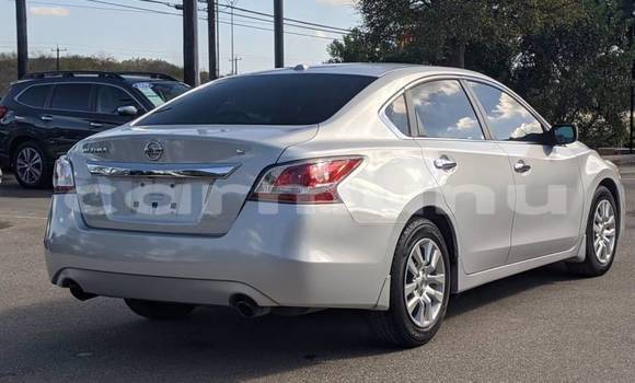 Buy Import Nissan Altima Silver Car in Sibiti in Lékoumou Buy Import Nissan Altima Silver Car in Sibiti in Lékoumou