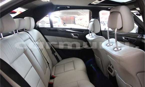 Acheter Occasion Voiture Mercedes-Benz E–Class Gris à Brazzaville, Commune de Brazzaville Acheter Occasion Voiture Mercedes-Benz E–Class Gris à Brazzaville, Commune de Brazzaville