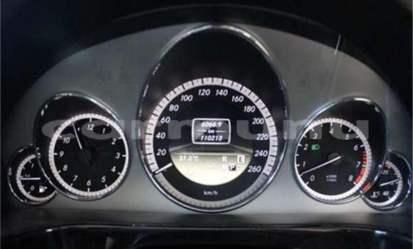 Acheter Occasion Voiture Mercedes-Benz E–Class Gris à Brazzaville, Commune de Brazzaville Acheter Occasion Voiture Mercedes-Benz E–Class Gris à Brazzaville, Commune de Brazzaville