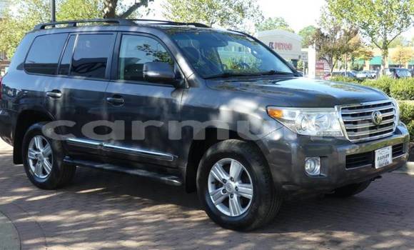 Buy Import Toyota Land Cruiser Silver Car in Black Point in Kouilou region Buy Import Toyota Land Cruiser Silver Car in Black Point in Kouilou region
