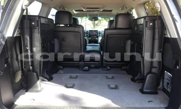 Buy Import Toyota Land Cruiser Silver Car in Black Point in Kouilou region Buy Import Toyota Land Cruiser Silver Car in Black Point in Kouilou region