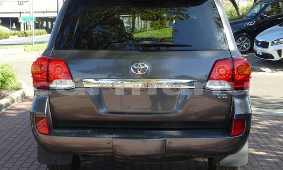 Buy Import Toyota Land Cruiser Silver Car in Black Point in Kouilou region Buy Import Toyota Land Cruiser Silver Car in Black Point in Kouilou region