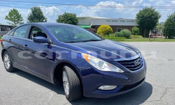 Buy Import Hyundai Sonata Blue Car in Black Point in Kouilou region Buy Import Hyundai Sonata Blue Car in Black Point in Kouilou region