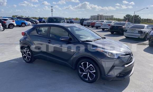 Acheter Import Voiture Toyota C-HR Gris à Pointe–Noire, Région du Kouilou Acheter Import Voiture Toyota C-HR Gris à Pointe–Noire, Région du Kouilou