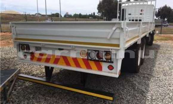 Acheter Occasion Utilitaire Man Silent Blanc à Brazzaville, Commune de Brazzaville