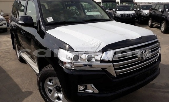 Buy Import Toyota Land Cruiser Black Car in Black Point in Kouilou region Buy Import Toyota Land Cruiser Black Car in Black Point in Kouilou region