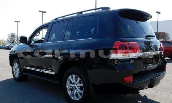 Buy Import Toyota Land Cruiser Black Car in Black Point in Kouilou region Buy Import Toyota Land Cruiser Black Car in Black Point in Kouilou region