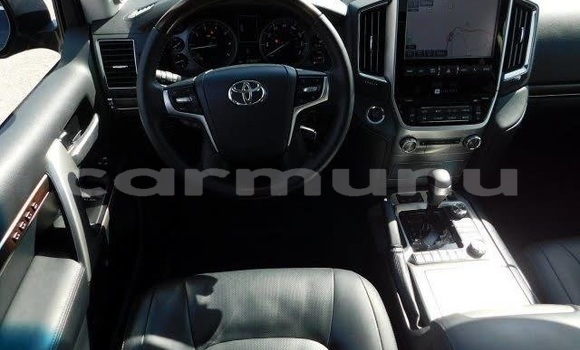 Buy Import Toyota Land Cruiser Black Car in Black Point in Kouilou region Buy Import Toyota Land Cruiser Black Car in Black Point in Kouilou region