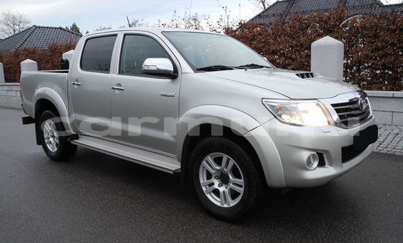 Buy Import Toyota Hilux Silver Car in Black Point in Kouilou region Buy Import Toyota Hilux Silver Car in Black Point in Kouilou region