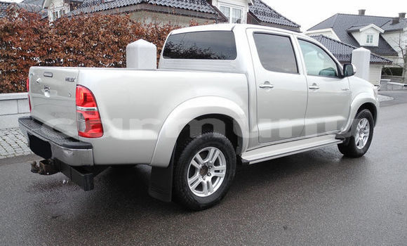 Buy Import Toyota Hilux Silver Car in Black Point in Kouilou region Buy Import Toyota Hilux Silver Car in Black Point in Kouilou region