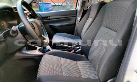 Acheter Occasion Voiture Toyota Hilux Blanc à Kinkala, Pool Acheter Occasion Voiture Toyota Hilux Blanc à Kinkala, Pool